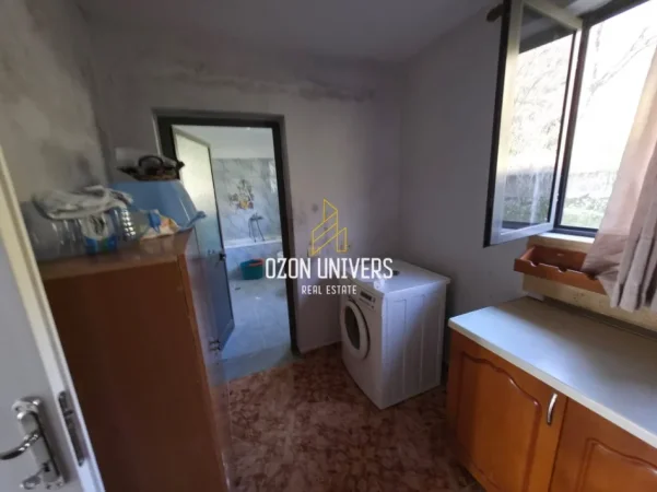 Tirane, shitet shtepi 1 Katshe Kati 1, 250 m² 69.000 € (Ndroq)