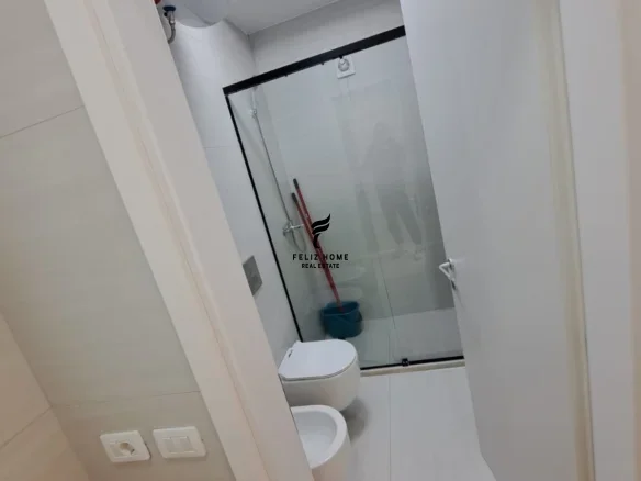 Tirane, jepet me qera apartament 2+1+Ballkon Kati 5, 82 m² 600 € (5 MAJI)