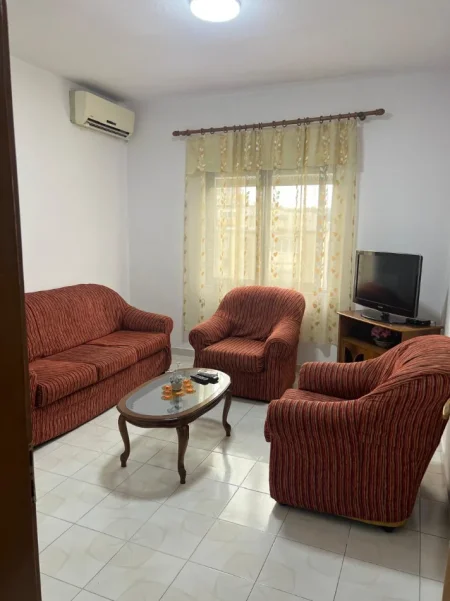 Tirane, jepet me qera apartament 1+1 Kati 5, 65 m² 45.000 Lekë te Reja, Rruga ELBASANIT, Tirane.