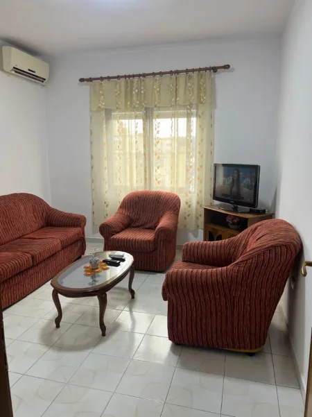 Tirane, jepet me qera apartament 1+1 Kati 5, 65 m² 45.000 Lekë te Reja, Rruga ELBASANIT, Tirane.