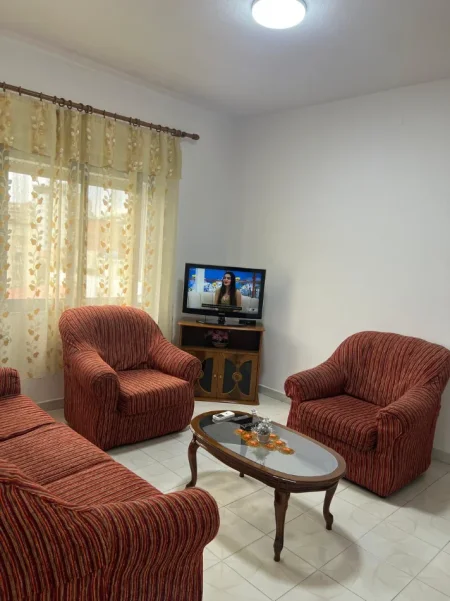 Tirane, jepet me qera apartament 1+1 Kati 5, 65 m² 45.000 Lekë te Reja, Rruga ELBASANIT, Tirane.