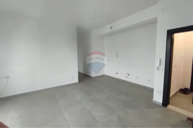 Tirane, jepet me qera apartament 2+1 Kati 5, 90 m² 43.000 € 