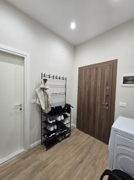 Tirane, jepet me qera apartament 1+1+Ballkon Kati 2, 60 m² 450 € (Prane Eja Studio)