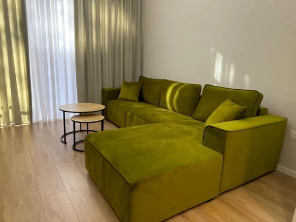 Tirane, jepet me qera apartament 1+1+Ballkon Kati 2, 60 m² 450 € (Prane Eja Studio)