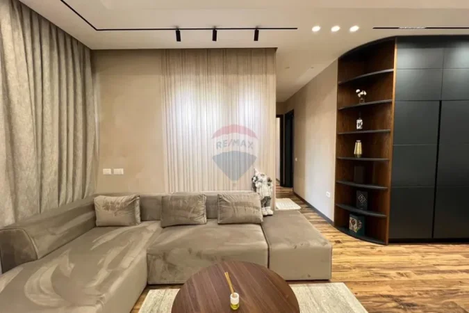 Tirane, shitet apartament 2+1+Aneks+Ballkon Kati 8, 119 m² 525.000 € 