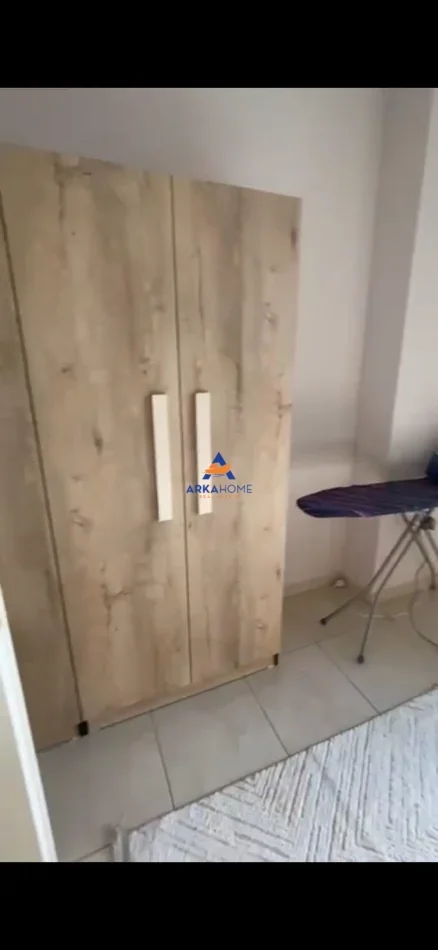 Tirane, jepet me qera apartament 2+1+Ballkon Kati 7, 100 m² 523 € 