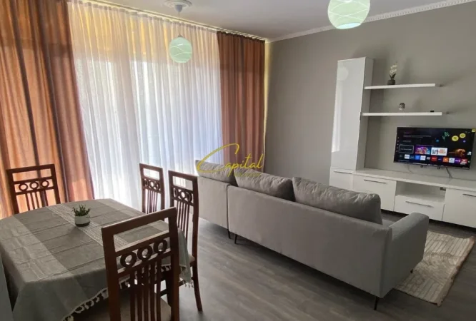 Tirane, jepet me qera apartament 1+1 Kati 2, 78 m² 450 € (BULEVARDI I RI)