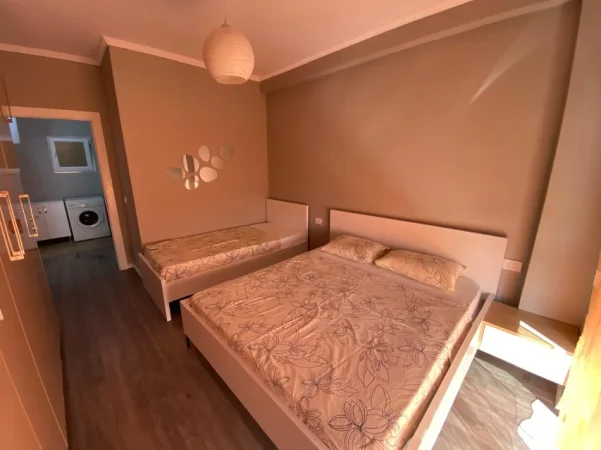 Tirane, jepet me qera apartament 1+1 Kati 2, 78 m² 450 € (Bulevardi i Ri)