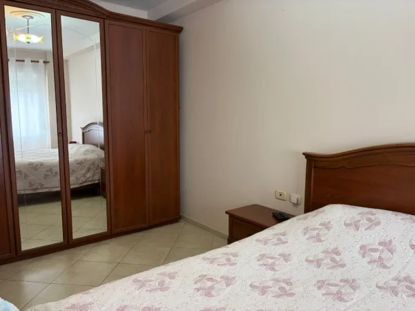 Tirane, jepet me qera apartament 2+1 Kati 5, 80 m² 480 € (Kthesa e Kamzes/Pallatet e Verdha)