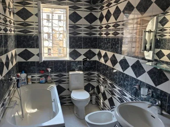 Tirane, jepet me qera apartament 2+1+Ballkon Kati 4, 75 m² 450 € (SIRI KODRA)