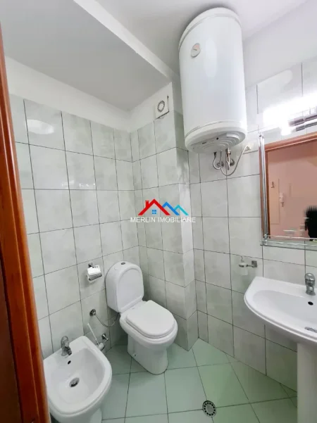 Tirane, jepet me qera apartament 2+1+Ballkon Kati 3, 115 m² 800 € (RRUGA EDUART MANO,KOPSHTI ZOOLOGJIK)