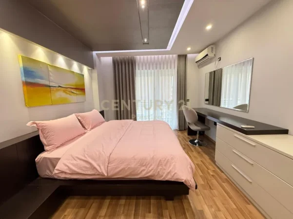 Tirane, jepet me qera apartament 2+1 Kati 7, 120 m² 1.300 € (Ambasada Amerikane)