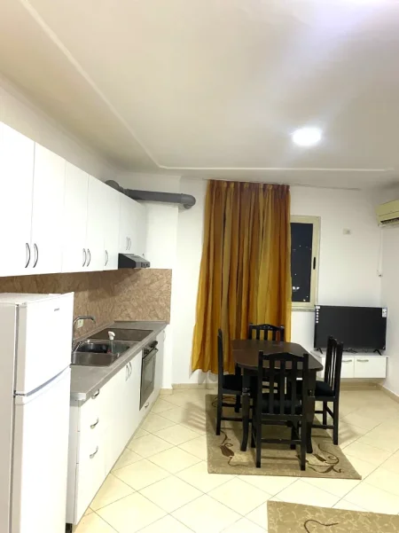 Jepet me Qera Apartament 2+1 në Astir, 450 Euro