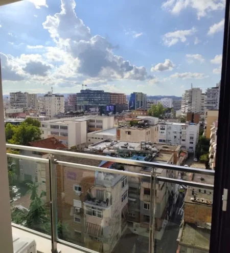 Tirane, jepet me qera ambjent biznesi Kati 6, 75 m² 580 € (Rruga Mine Peza)