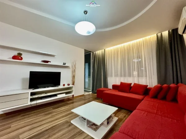 Tirane, jepet me qera apartament 1+1 Kati 10, 68 m² 730 € (Komuna e Parisit, Kompleksi Kika)