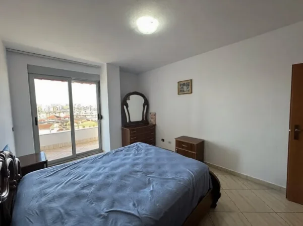 Tirane, jepet me qera apartament 2+1 Kati 5, 125 m² 550 € (BRRYLI)