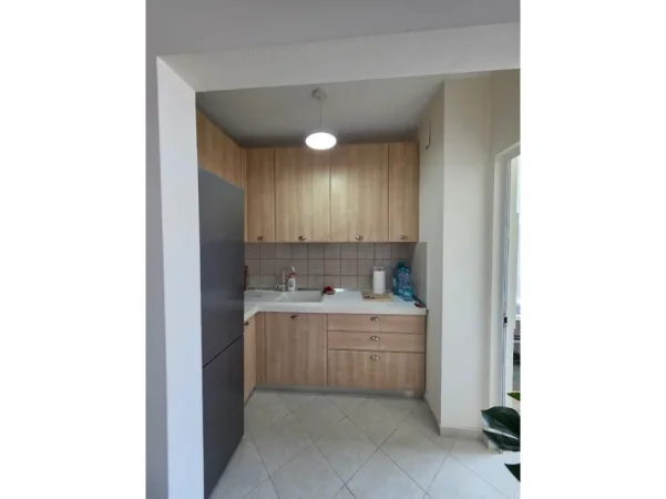 Tirane, shitet apartament 1+1 Kati 4, 53 m² 120.000 € 