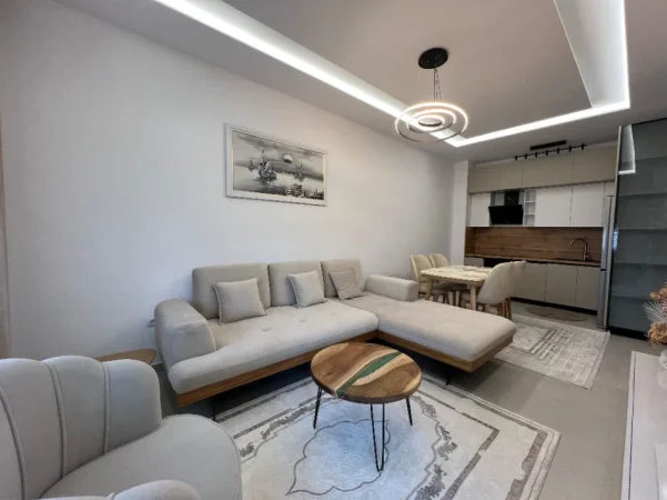 Tirane, jepet me qera apartament 2+1+Ballkon Kati 4, 82 m² 600 € (Rezidenca Henke, prane Spitalit Amerikan 3)