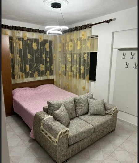 Tirane, jepet me qera garsonier Kati 1, 50 m² 450 € (KOMUNA E PARISIT)