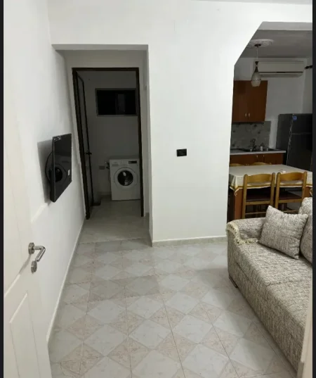 Tirane, jepet me qera garsonier Kati 1, 50 m² 450 € (KOMUNA E PARISIT)