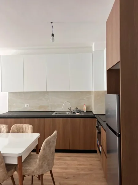 Tirane, jepet me qera apartament 2+1 Kati 2, 90 m² 500 € (Univers City , QTU)