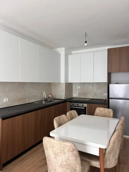 Tirane, jepet me qera apartament 2+1 Kati 2, 90 m² 500 € (Univers City , QTU)