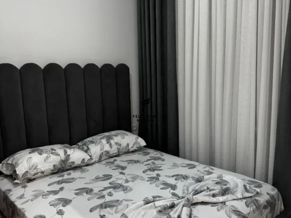 Tirane, jepet me qera apartament 1+1+Ballkon Kati 6, 50 m² 450 € (ALI DEMI)