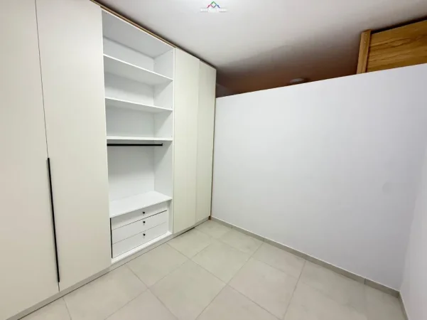 Tirane, jepet me qera apartament 2+1 Kati 5, 85 m² 630 € (Rruga 5 Maj, prane Black Stone)