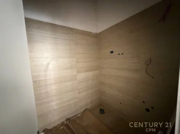 Tirane, shitet ambjent biznesi Kati 0, 55 m² 190.750 € (Liqeni i Thate)