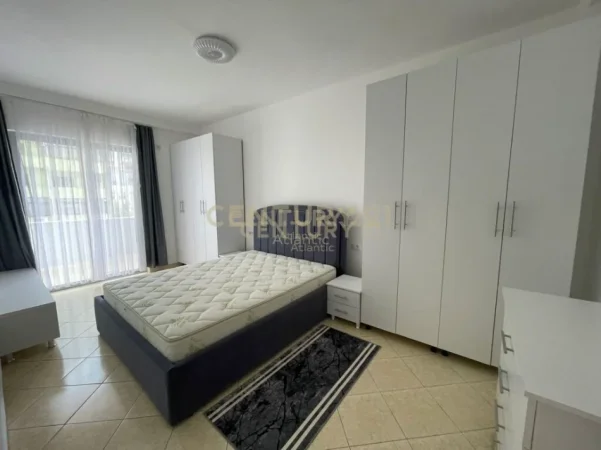 Durres, jepet me qera apartament 2+1+Ballkon Kati 2, 94 m² 450 € 