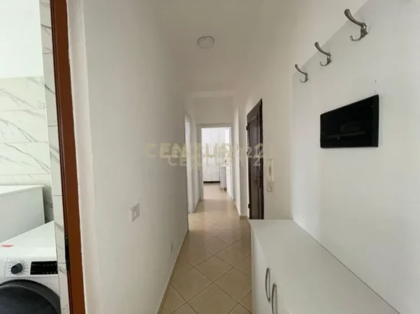 Durres, jepet me qera apartament 2+1+Ballkon Kati 2, 94 m² 450 € 