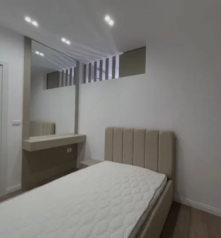 Tirane, jepet me qera 2+1 Kati 3, 75 m² 900 € (Zogu i Zi)