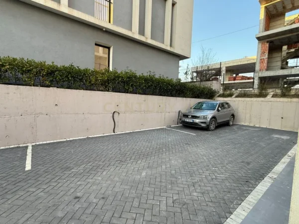 Tirane, jepet me qera apartament 2+1 Kati 1, 129 m² 1.200 € (Farke)