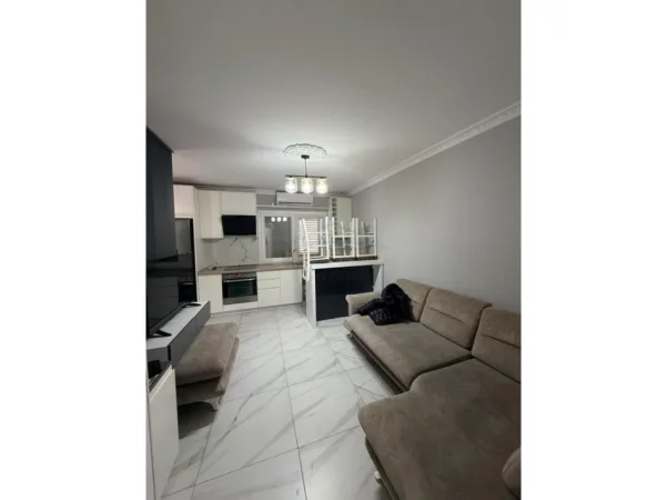 Tirane, shitet apartament 2+1 Kati 3, 90 m² 220.000 € (Rruga e Barrikadave)