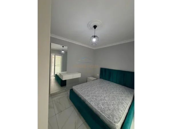 Tirane, shitet apartament 2+1 Kati 3, 90 m² 220.000 € (Rruga e Barrikadave)