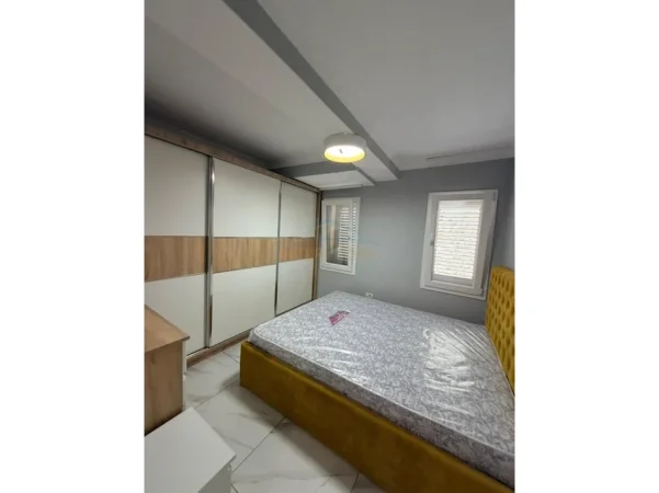 Tirane, shitet apartament 2+1 Kati 3, 90 m² 220.000 € (Rruga e Barrikadave)