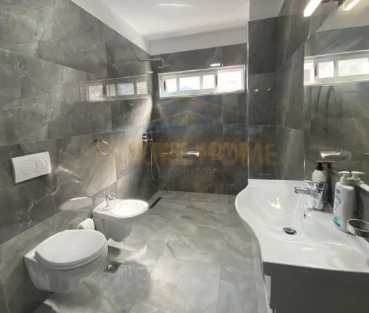 Qera, Apartament 2+1, 21 Dhjetori