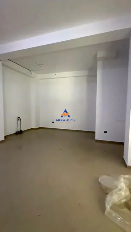 Tirane, shitet ambjent biznesi Kati 0, 125 m² 275.000 € 