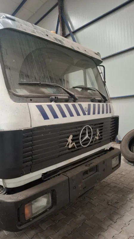 Librazhd, shes Karroatrec Mercedes-Benz , blu e hapur manuale 35.000 €