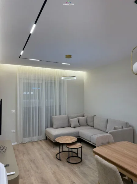 Tirane, jepet me qera apartament 1+1 Kati 2, 67 m² 730 € (rruga Dritan Hoxha, Kompleksi Aura)