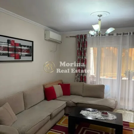 Tirane, jepet me qera apartament 2+1 Kati 5, 90 m² 450 € (Casa Italia)