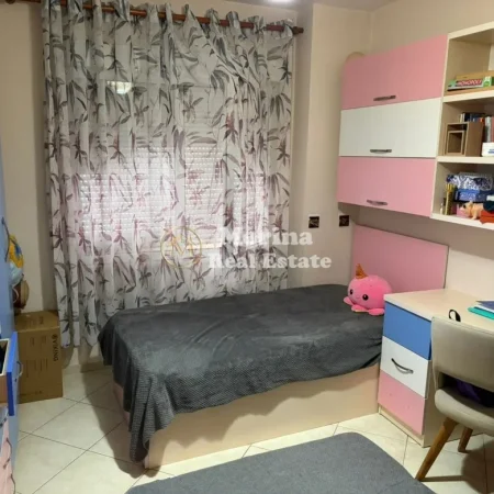 Tirane, jepet me qera apartament 2+1 Kati 5, 90 m² 450 € (Casa Italia)