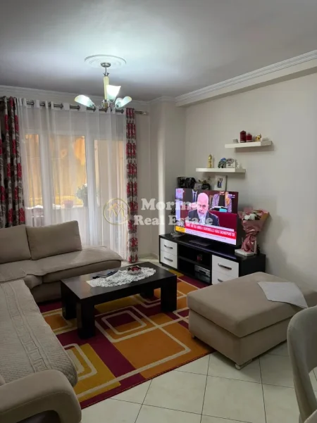 Tirane, jepet me qera apartament 2+1 Kati 5, 90 m² 450 € (Casa Italia)