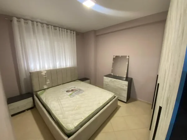 Tirane, jepet me qera apartament 3+1+ 2 Poste parkimi, Kati 2, 145 m² 1.000 € (5 Maji)