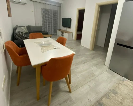 Tirane, jepet me qera apartament 2+1+Aneks+Ballkon Kati 3, 1 m² 750 € (Selvia, Rruga e Dibres , Gjimnazi Partizani)