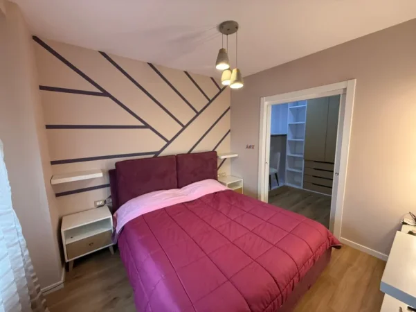 Tirane, jepet me qera apartament 1+1 Kati 7, 