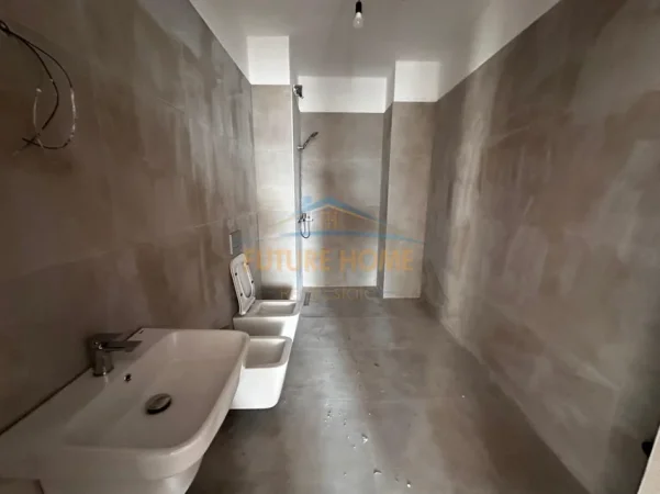 Tirane, shitet apartament 2+1+2 Kati 7, 131 m² 223.500 € (Kompleksi Aura , RRUGA DRITAN HOXHA)