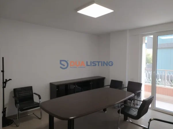 Tirane, jepet me qera zyre , 74 m² 1.260 € (RTSH)