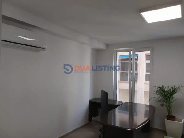 Tirane, jepet me qera zyre , 74 m² 1.260 € (RTSH)