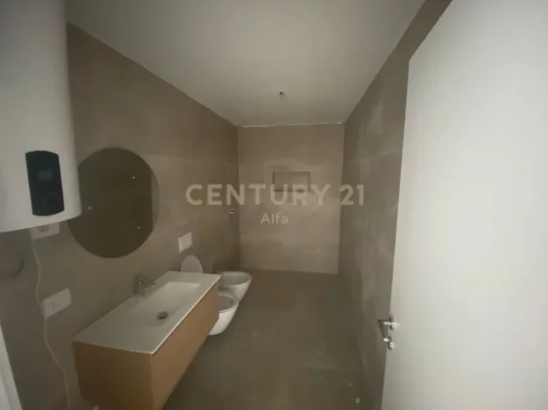 Tirane, jepet me qera apartament 1+1 Kati 1, 64 m² 350 € (ISH DOGANA)